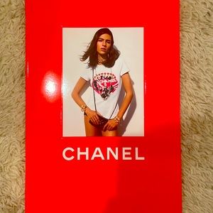 CHANEL CRUISE 2022/23 COLLECTION ZINE